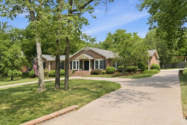 714 Bresslyn Rd, Nashville, TN 37205