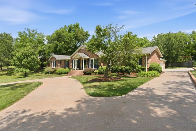 714 Bresslyn Rd, Nashville, TN 37205