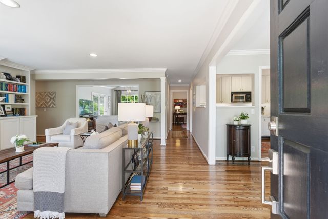 714 Bresslyn Rd, Nashville, TN 37205