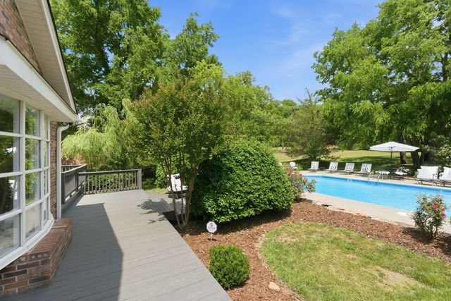 714 Bresslyn Rd, Nashville, TN 37205