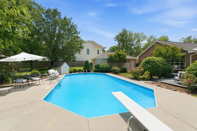 714 Bresslyn Rd, Nashville, TN 37205