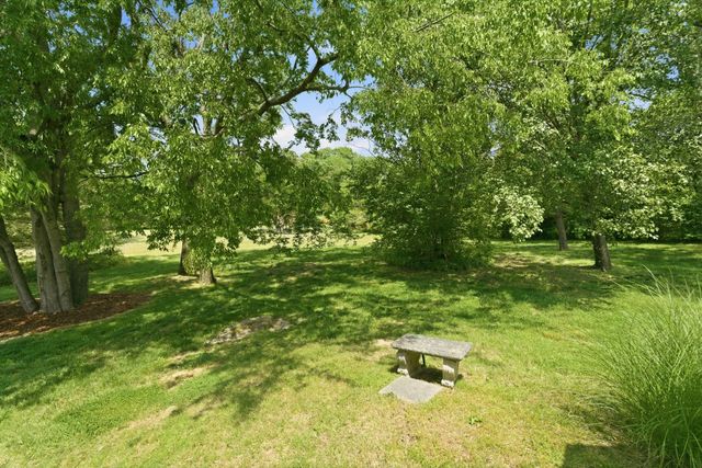 714 Bresslyn Rd, Nashville, TN 37205