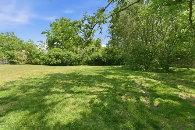714 Bresslyn Rd, Nashville, TN 37205
