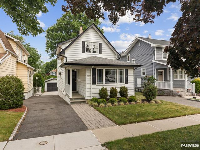 271 Travers Place, Lyndhurst, NJ 07071