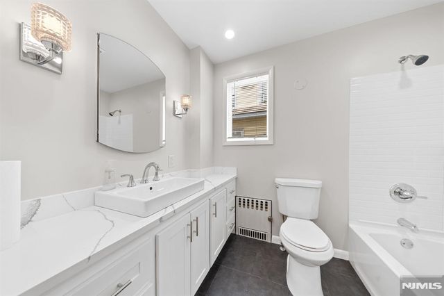 271 Travers Place, Lyndhurst, NJ 07071