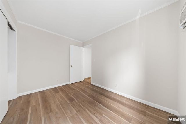 271 Travers Place, Lyndhurst, NJ 07071