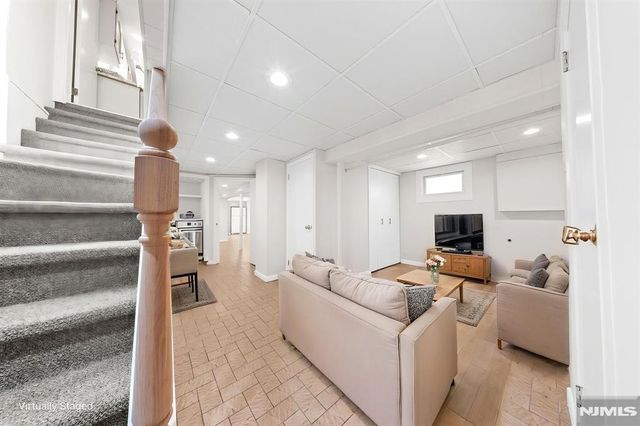 271 Travers Place, Lyndhurst, NJ 07071