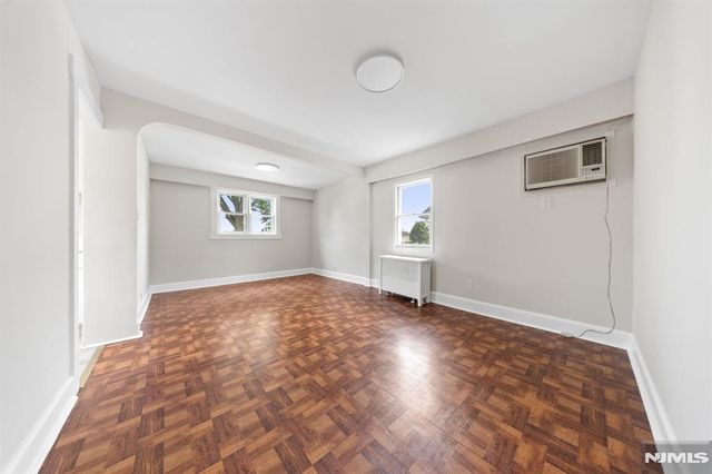 271 Travers Place, Lyndhurst, NJ 07071