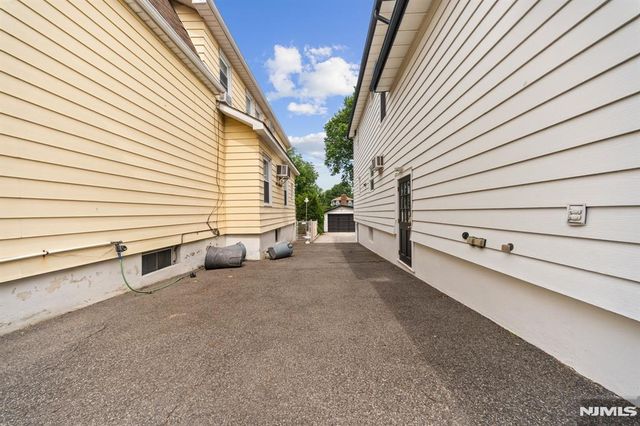 271 Travers Place, Lyndhurst, NJ 07071