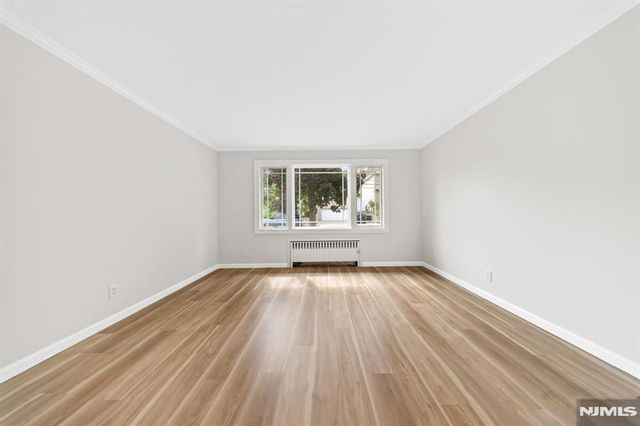 271 Travers Place, Lyndhurst, NJ 07071