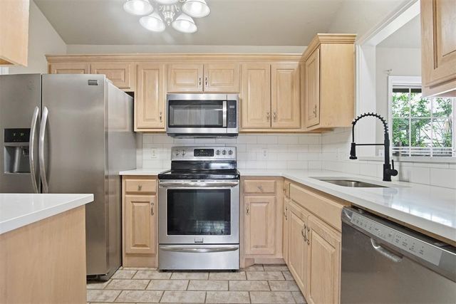 2565 Lynn Lane, Oklahoma City, OK 73120