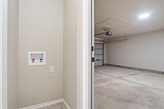2565 Lynn Lane, Oklahoma City, OK 73120