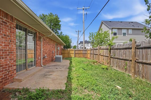 2565 Lynn Lane, Oklahoma City, OK 73120