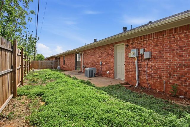 2565 Lynn Lane, Oklahoma City, OK 73120