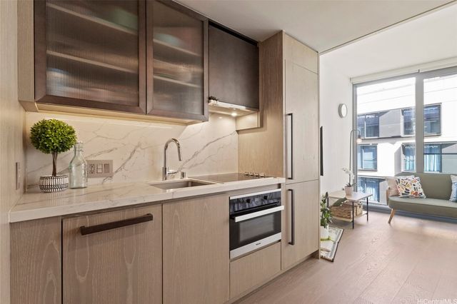 1000 Auahi Street 633, Honolulu, HI 96814