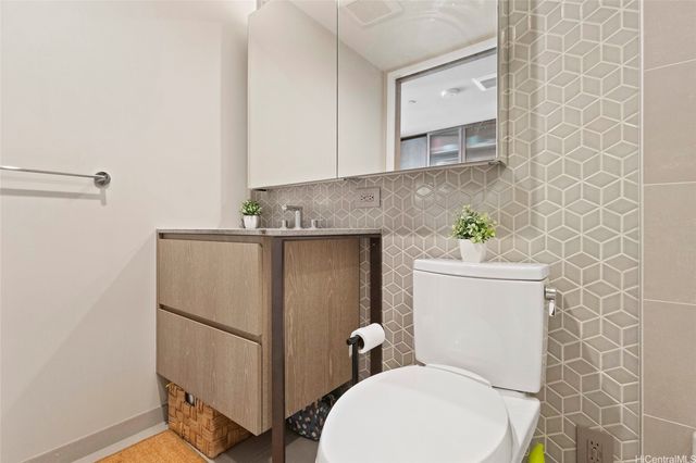 1000 Auahi Street 633, Honolulu, HI 96814