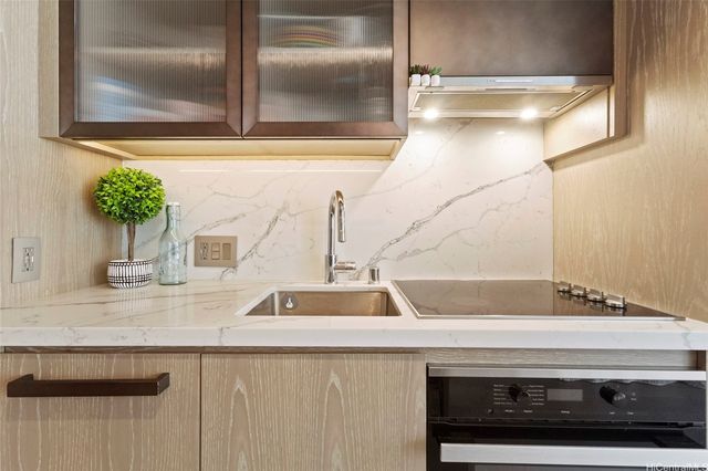 1000 Auahi Street 633, Honolulu, HI 96814