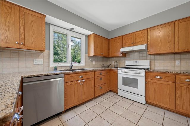 359 Hillside Circle, Macedon, NY 14502