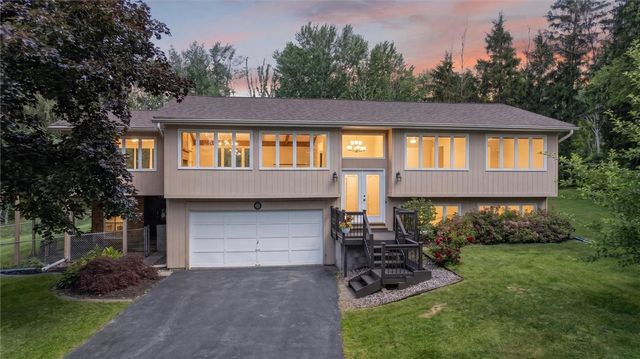 359 Hillside Circle, Macedon, NY 14502