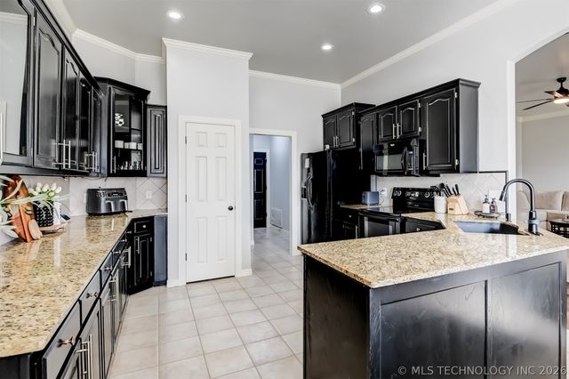 10505 S 217th East Avenue, Broken Arrow, OK 74014