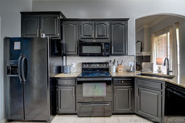 10505 S 217th East Avenue, Broken Arrow, OK 74014