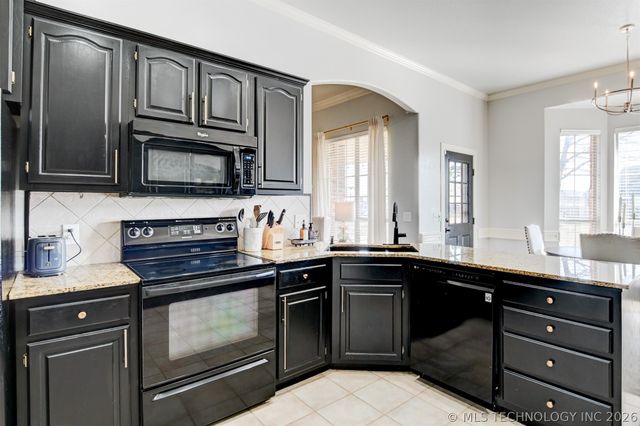 10505 S 217th East Avenue, Broken Arrow, OK 74014