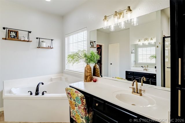 10505 S 217th East Avenue, Broken Arrow, OK 74014