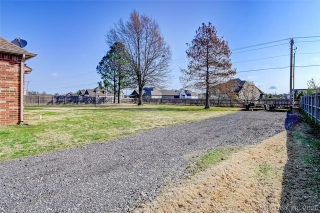 10505 S 217th East Avenue, Broken Arrow, OK 74014