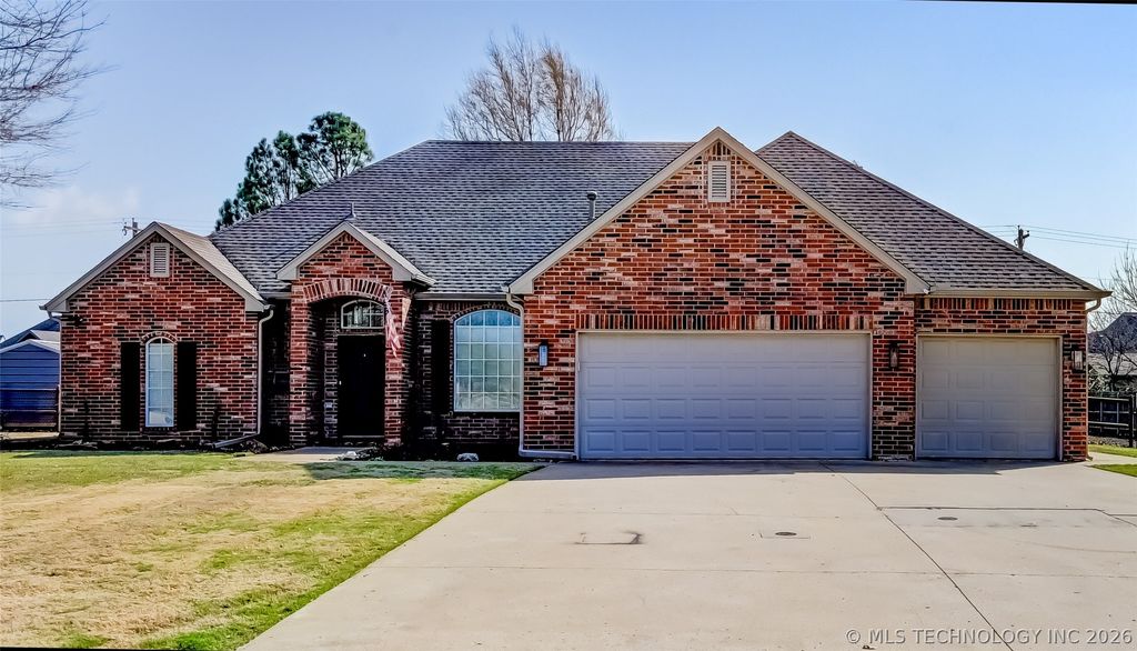 10505 S 217th East Avenue, Broken Arrow, OK 74014