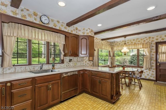 557 Taunton Rd, Wyckoff Twp., NJ 07481