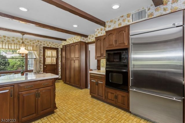 557 Taunton Rd, Wyckoff Twp., NJ 07481