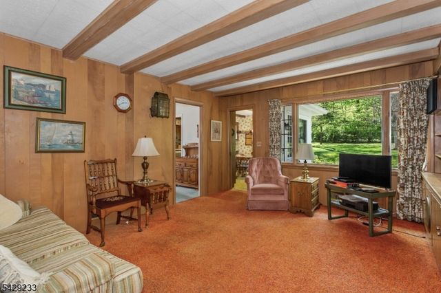 557 Taunton Rd, Wyckoff Twp., NJ 07481