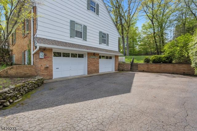 557 Taunton Rd, Wyckoff Twp., NJ 07481