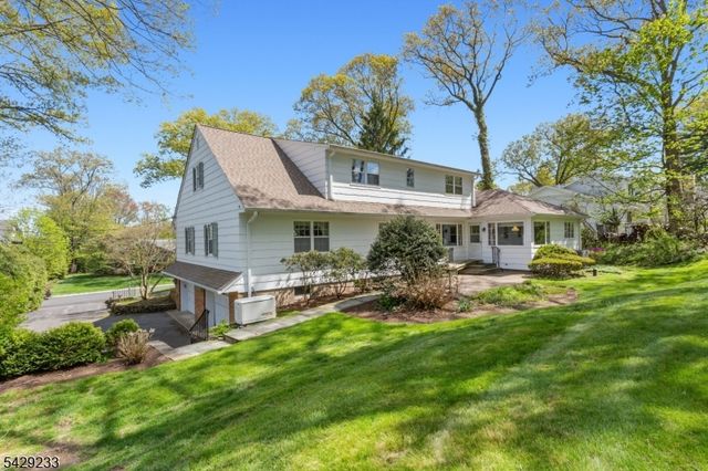 557 Taunton Rd, Wyckoff Twp., NJ 07481