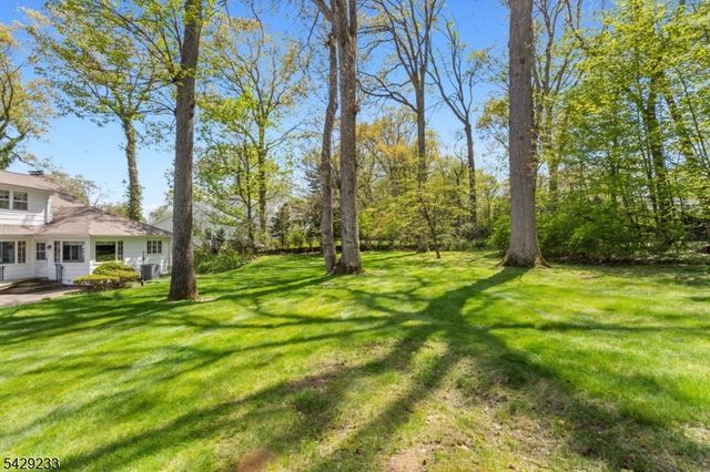 557 Taunton Rd, Wyckoff Twp., NJ 07481