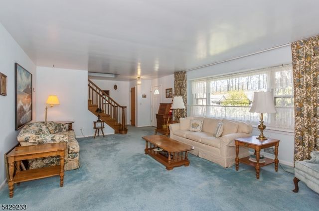 557 Taunton Rd, Wyckoff Twp., NJ 07481