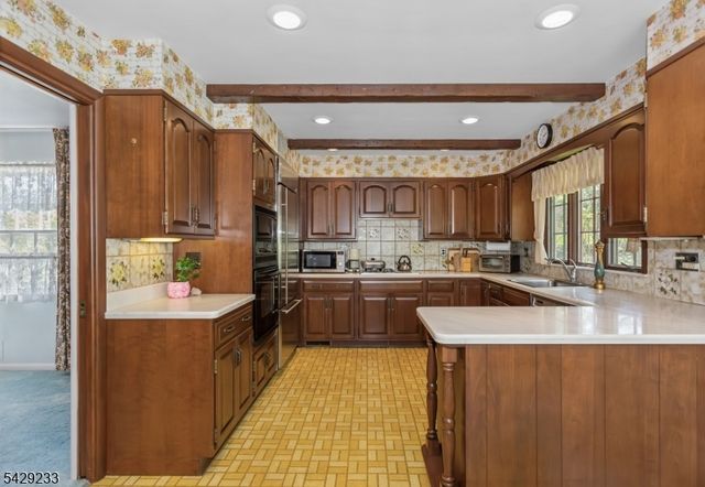 557 Taunton Rd, Wyckoff Twp., NJ 07481