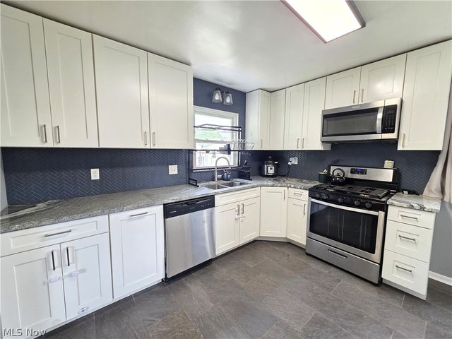 3205 Starlite Drive NW, Warren, OH 44485