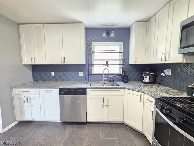 3205 Starlite Drive NW, Warren, OH 44485