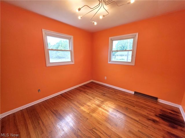 3205 Starlite Drive NW, Warren, OH 44485