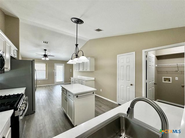 1609 Colorado Bend Drive, Cedar Park, TX 78613