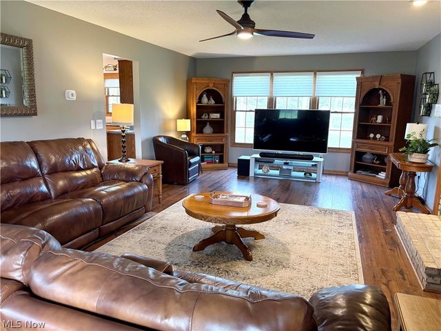 5554 Ashbrook Street, Louisville, OH 44641