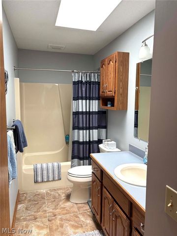 5554 Ashbrook Street, Louisville, OH 44641