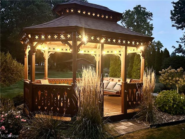 5554 Ashbrook Street, Louisville, OH 44641