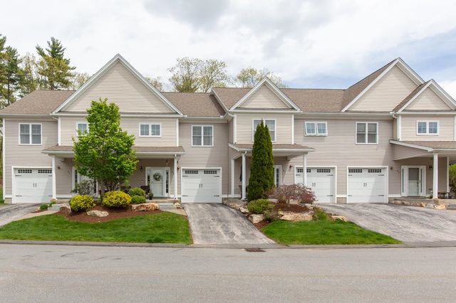 89 Woodview Way, Manchester, NH 03102