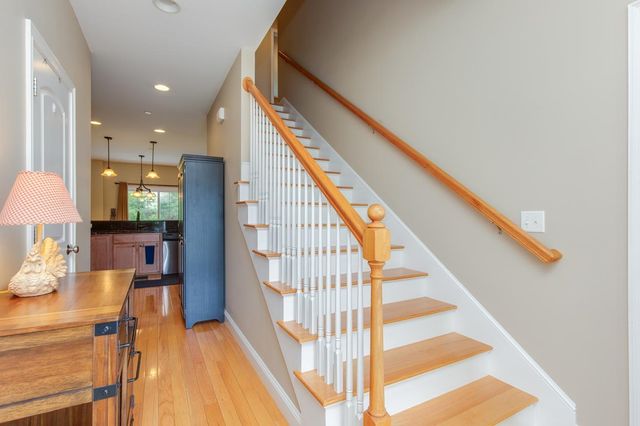 89 Woodview Way, Manchester, NH 03102