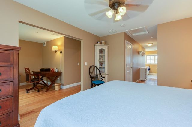 89 Woodview Way, Manchester, NH 03102