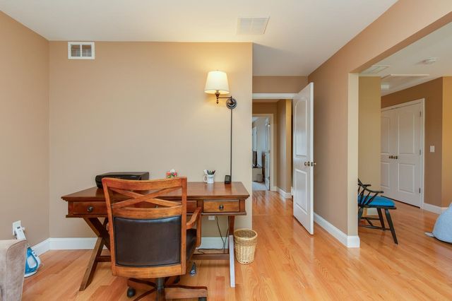 89 Woodview Way, Manchester, NH 03102
