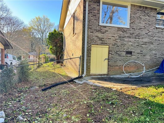 5297 Cardinal Lane NW, Lilburn, GA 30047