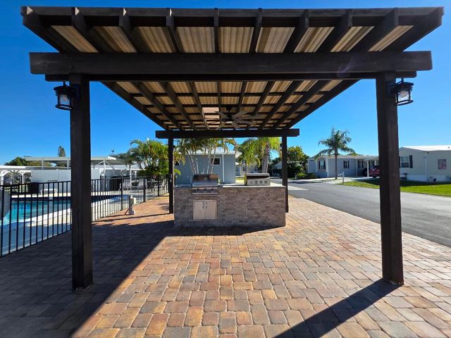 99 Sandhill Boulevard, Fort Pierce, FL 34982